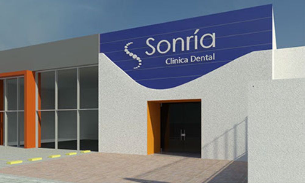 COLVENTANAR-CLINICA- SONRIA-FACHADA-AVISO-ALUMINIO