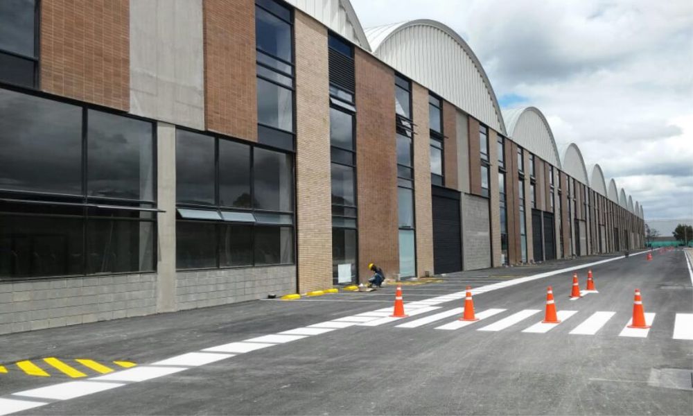 COLVENTANAR-EL-PINO-SIBERIA-FACHADA-VENTANA-ALUMINIO