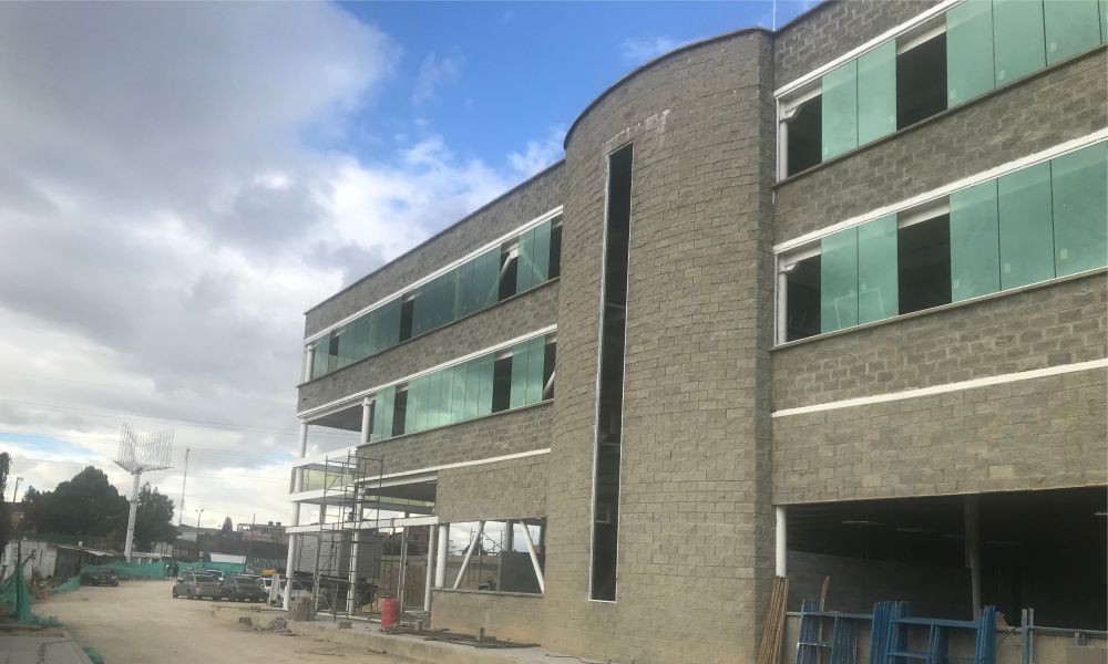 COLVENTANAR-KENWORTH-DE-LA-MONTAÑA-FACHADA-ACUSTICO