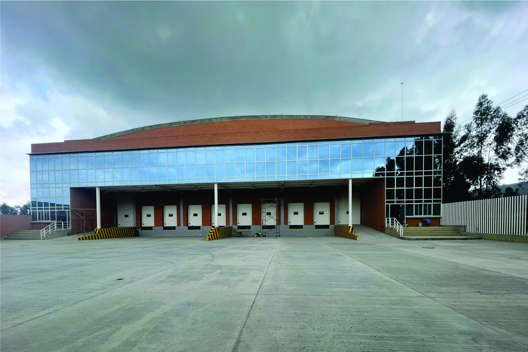 colventanar-all-cargo-fachada-azul