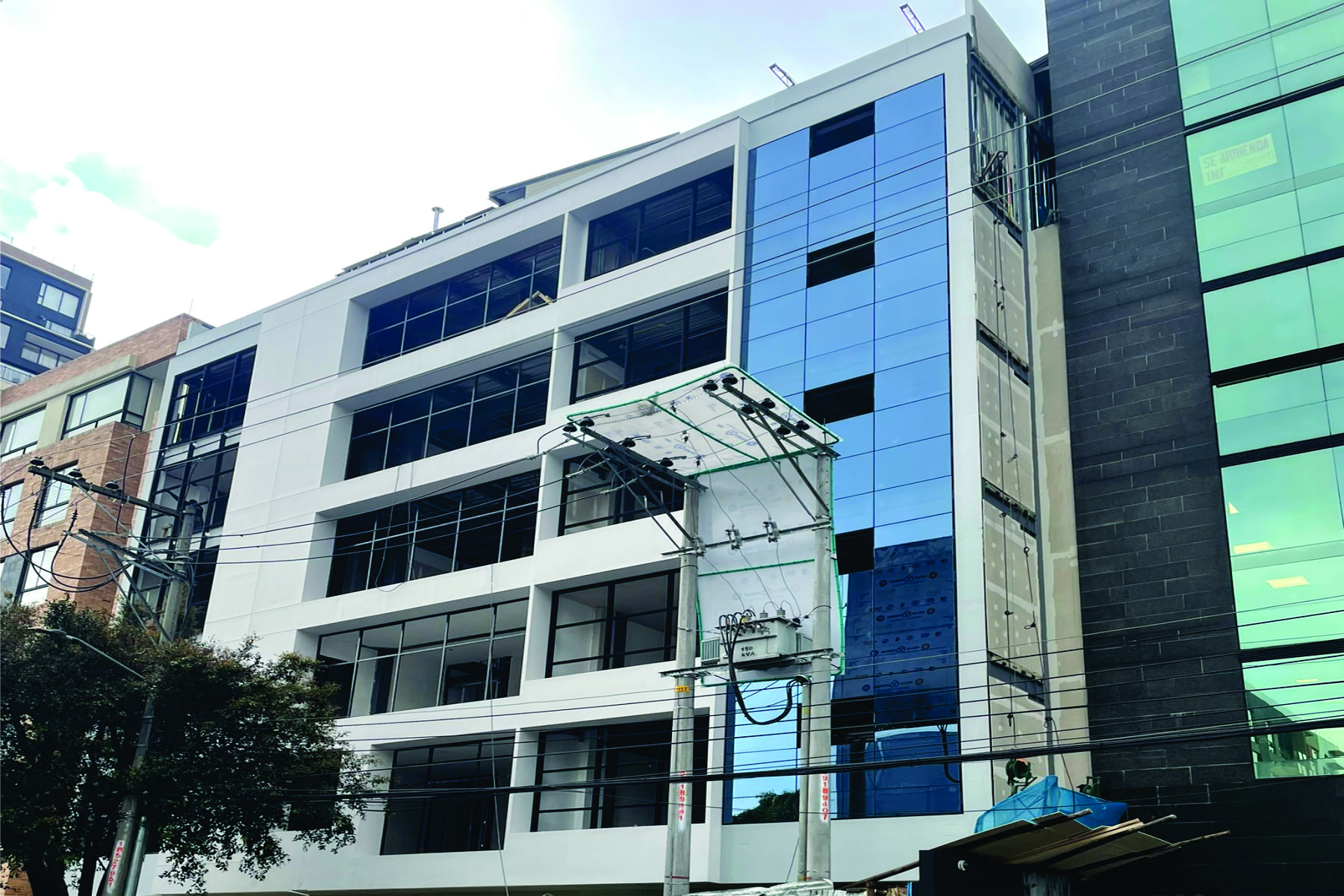 colventanar-san-angel-medical-center-fachada