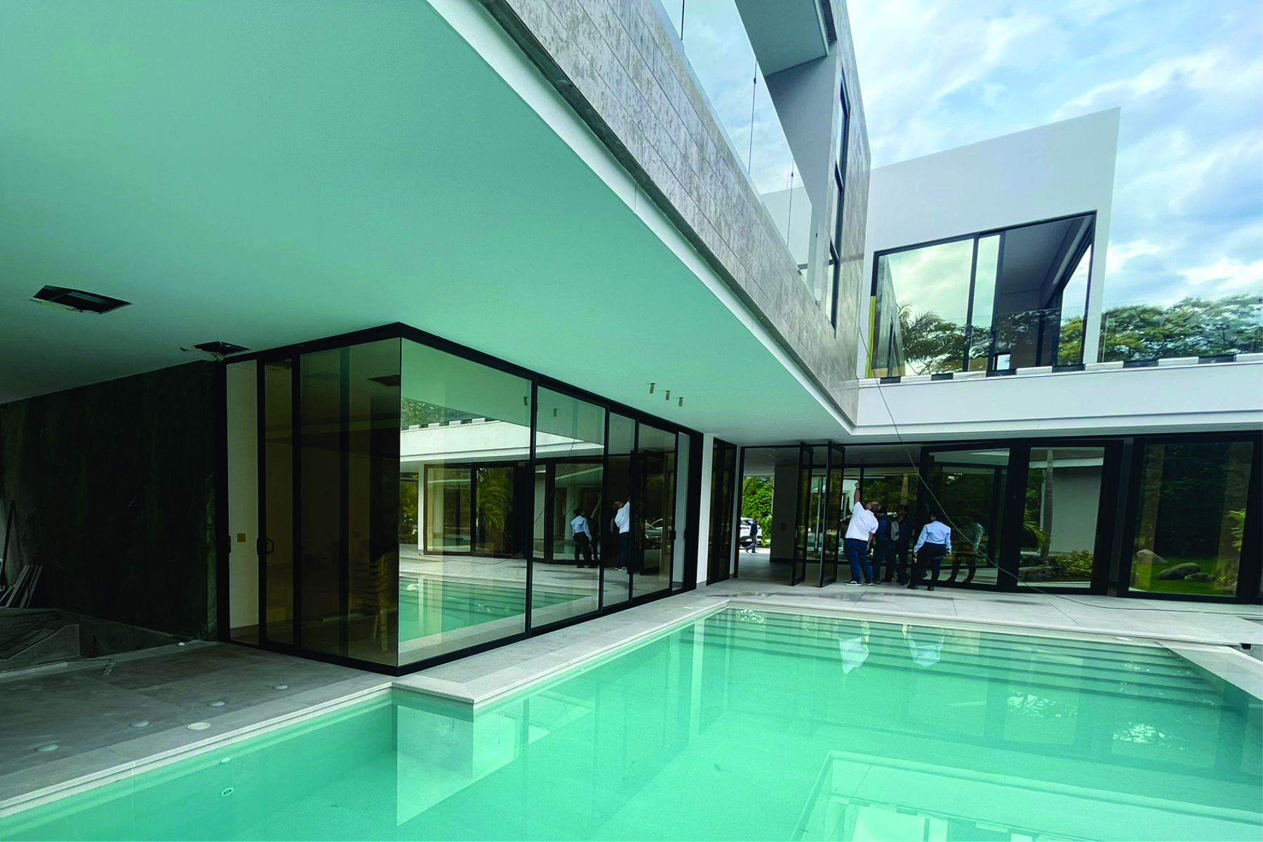 colventanar-santa-teresita-villavicencio-meta-obra-piscina-ventana-monumental-piscina