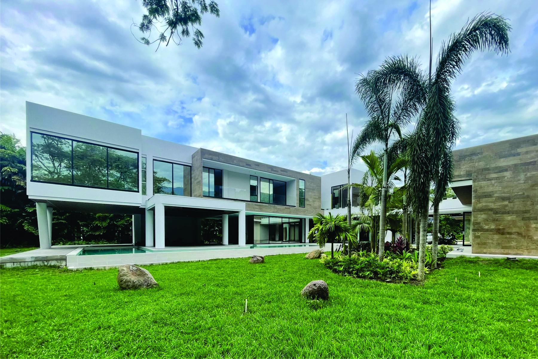 colventanar-santa-teresita-villavicencio-meta-obra-piscina-ventaneria-monumental