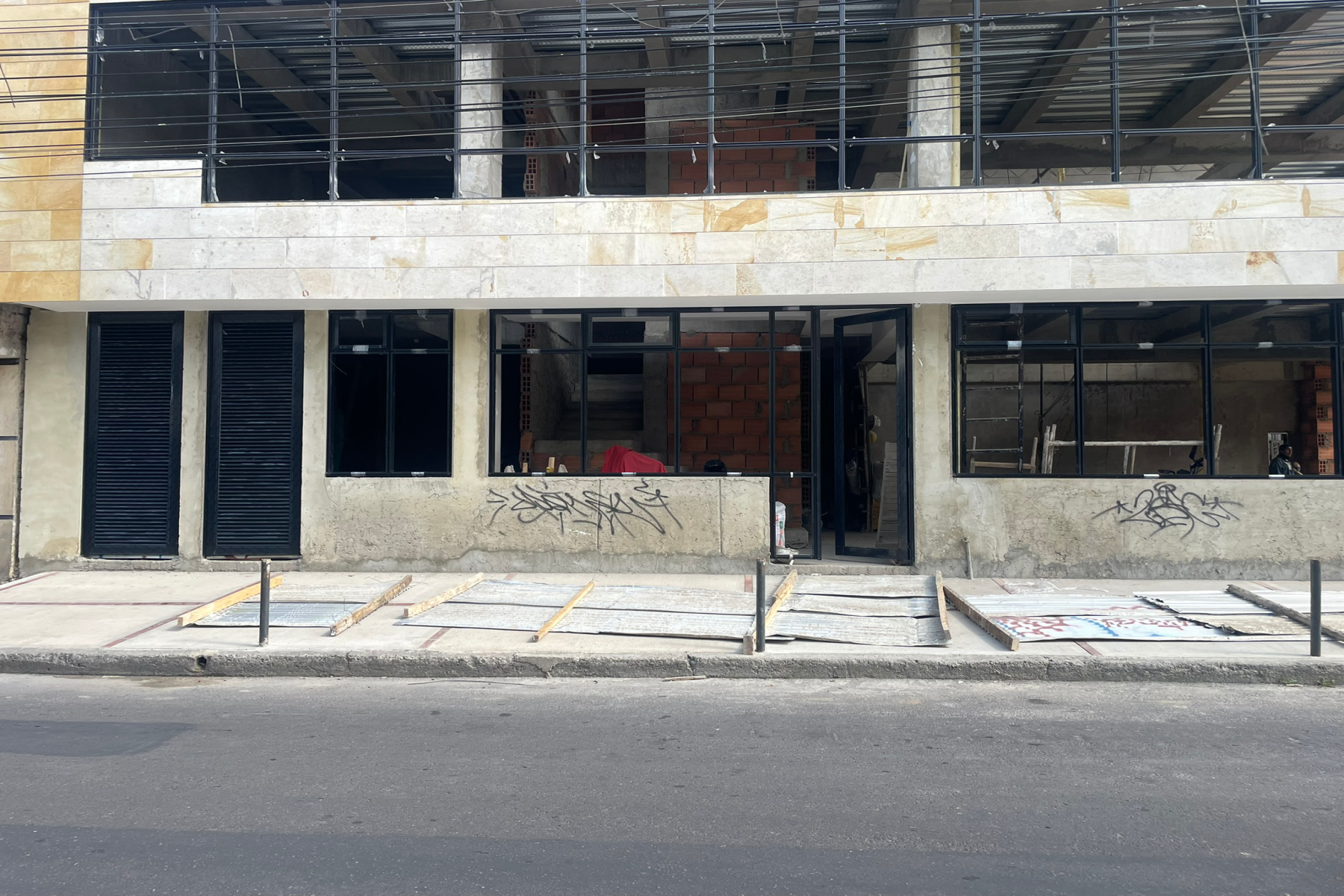 colventglass-rionegro-fachada-piel-de-vidrio-muro-cortina-vidrio-laminado-12