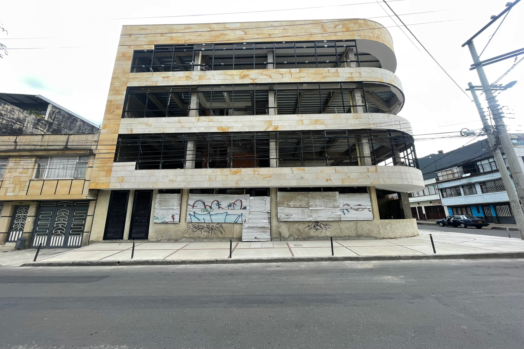 colventglass-rionegro-fachada-piel-de-vidrio-muro-cortina-vidrio-laminado-5