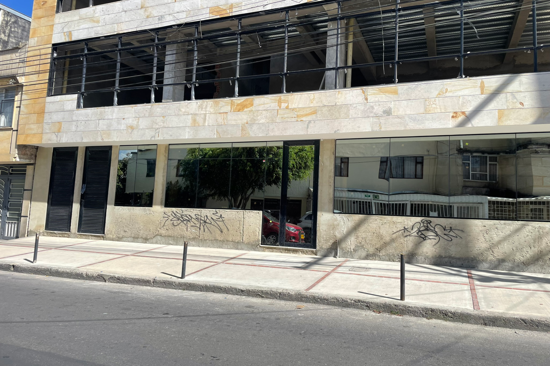 colventglass-rionegro-fachada-piel-de-vidrio-muro-cortina-vidrio-laminado-9